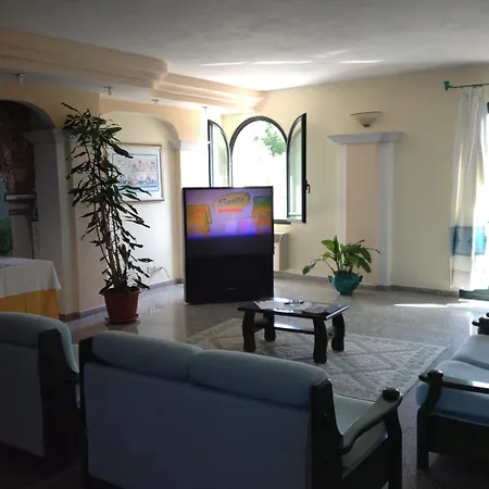 Marina Palace מלון דירות אורוסיי