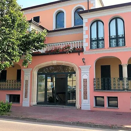 Marina Palace מלון דירות