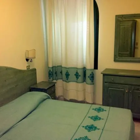 Marina Palace מלון דירות אורוסיי